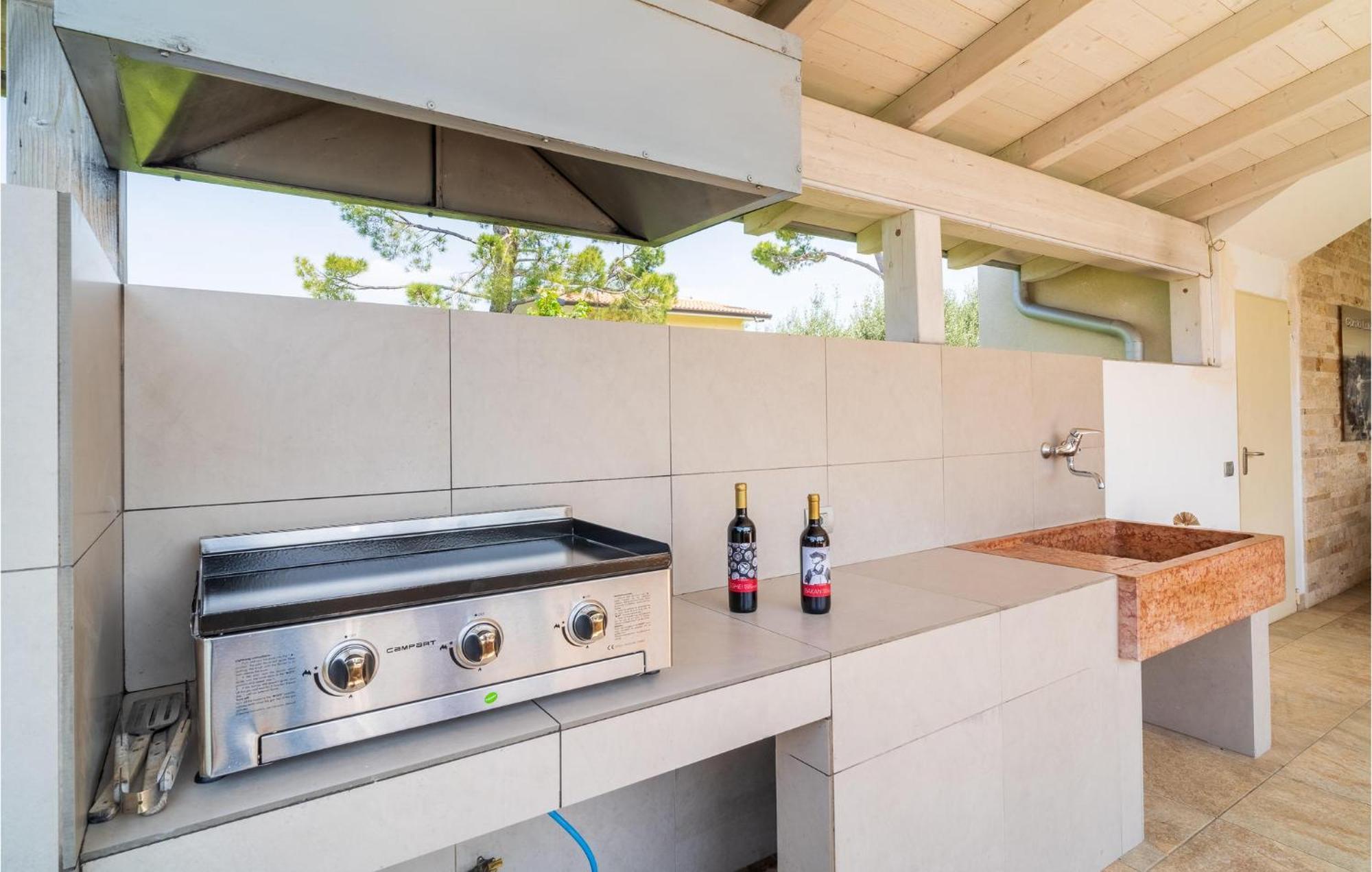 3 Bedroom Nice Home In Lazise Vr Exterior foto
